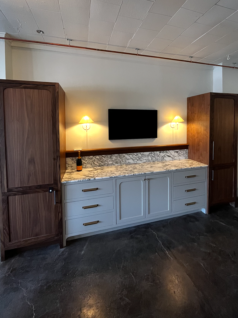 Breakfast Bar Cabinetry